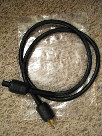 Signal Cable Inc. Silver Reference 1.5-meter.... excell...