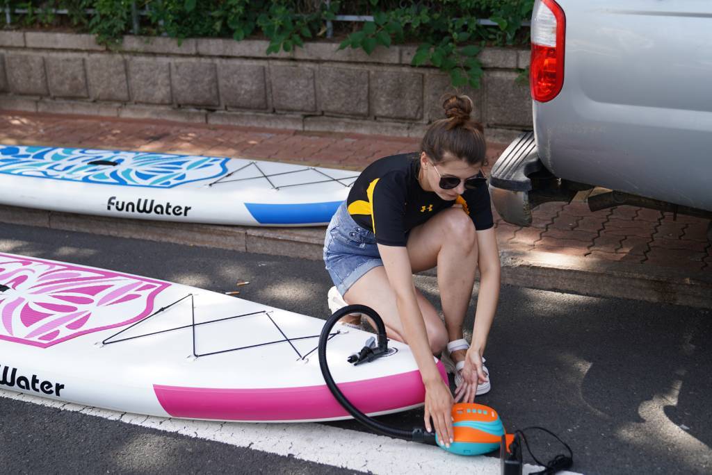 how to inflate paddle board with Funwater electric pump