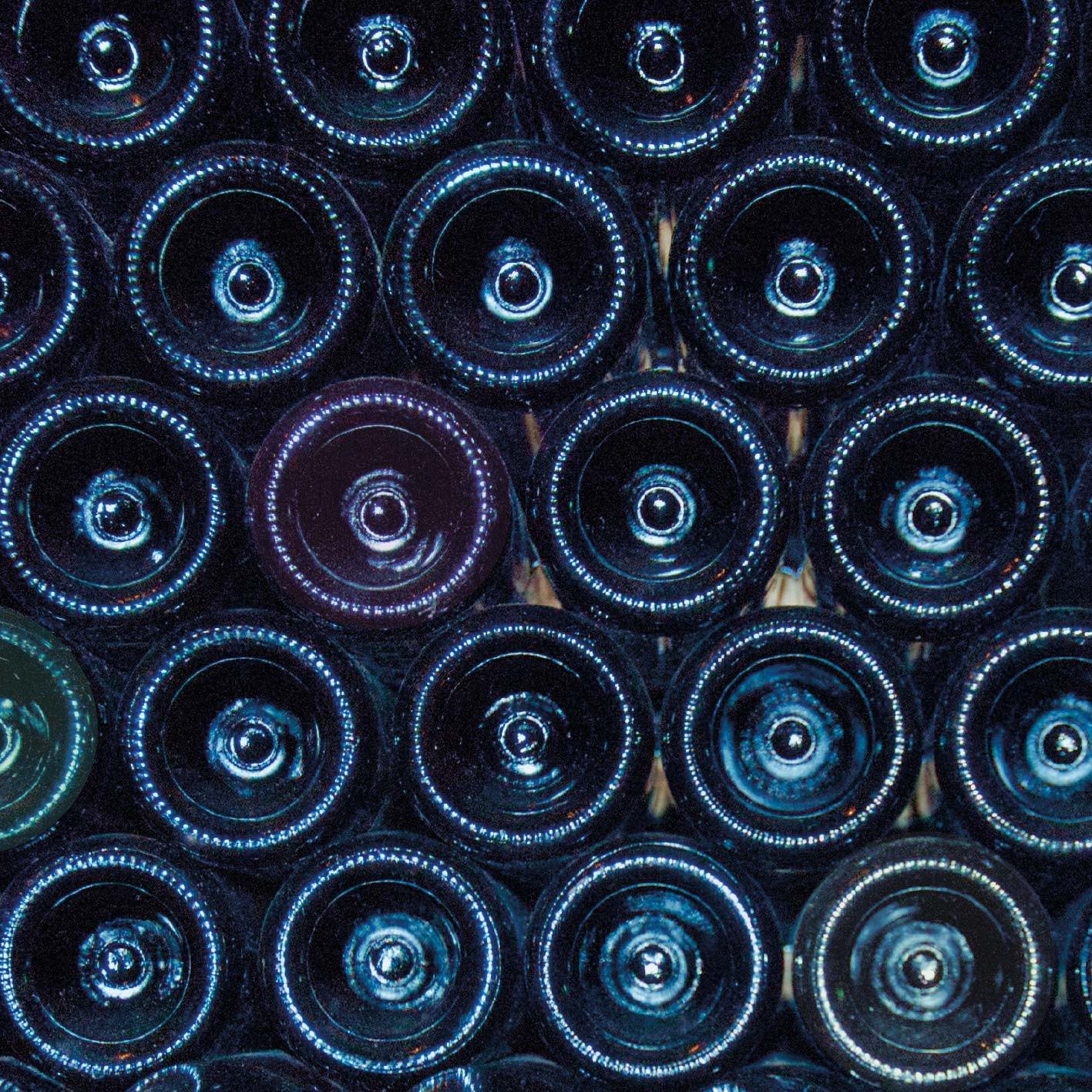 Cul de bouteilles de vin dans une cave