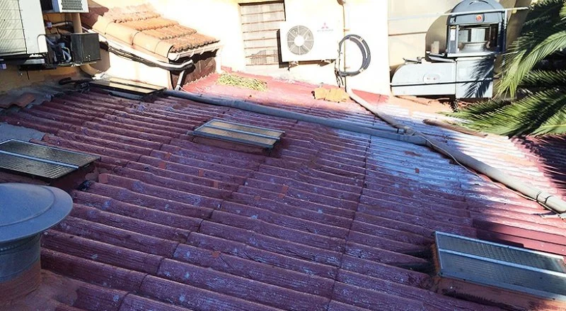 Rénovation d’une toiture en tuiles métalliques à Menton — photo 11 sur 27 — CEG TOITURE
