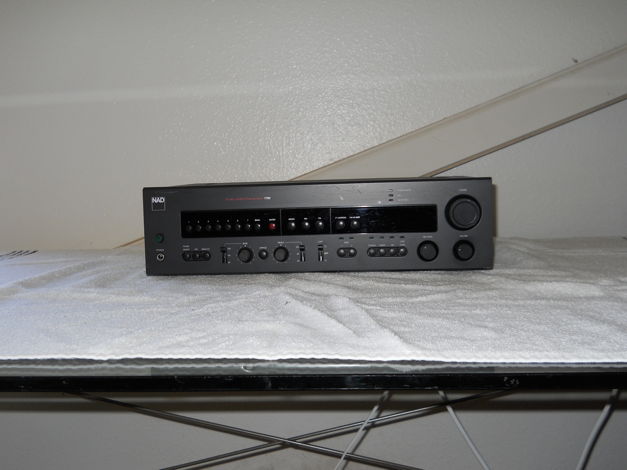 NAD 1700 Tuner Preamp