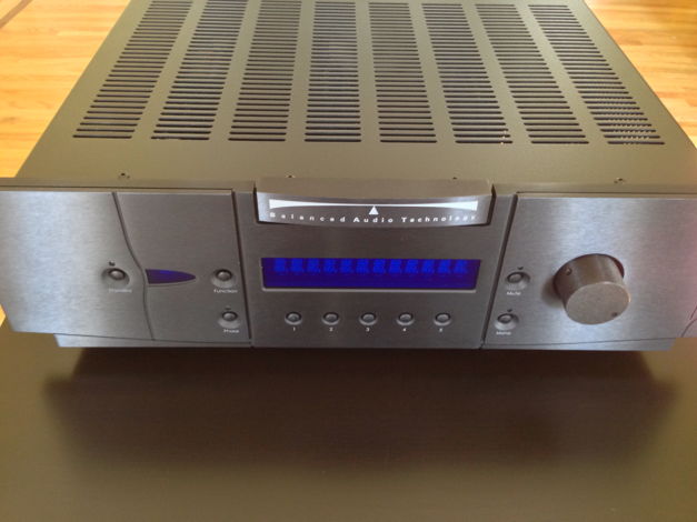 Balanced Audio Technology BAT VK-32 SE Pristine Stereo ...