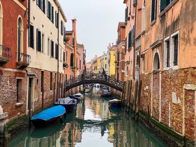 Small-Group Venice Canals Cruise on Electric Boat - photo 3
