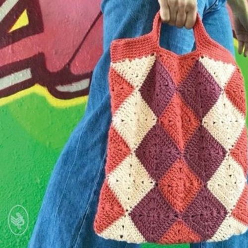 Gratis Haakpatroon voor de 'Not Your Typical Harlequin Shopper'