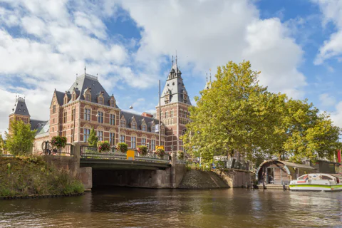 Skip-the-Line Rijksmuseum & Canal Cruise
