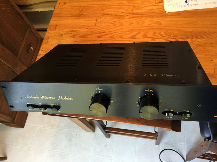 AUDIBLE ILLUSIONS 2D PREAMP W/PHONO