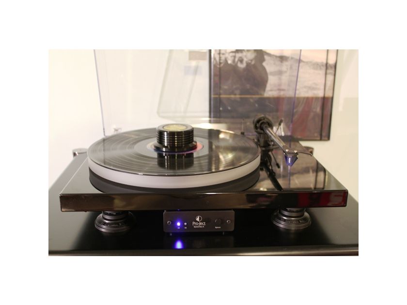 Pro-Ject Xpression III Turntable with 2M Blue