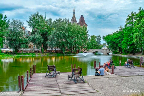 UNESCO Thermal Bath and Budapest Movie Film Tour 