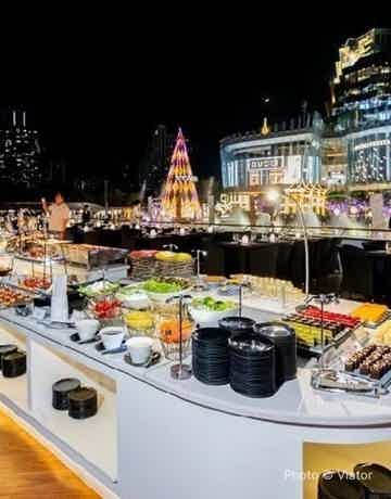 Buffet with Thai and international dishes