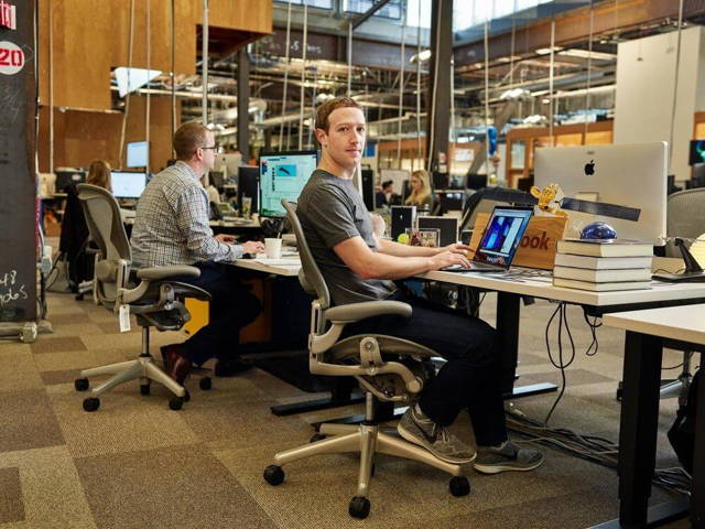 Ghế công thái học Herman Miller Aeron của Mark
