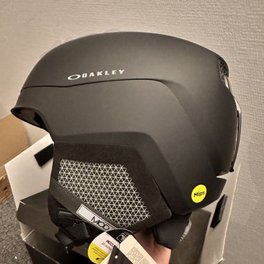 OAKLEY mod 5 MIPS helmet