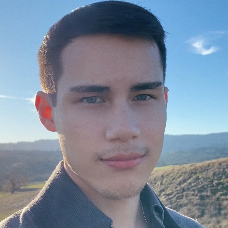 Ryan Gomez