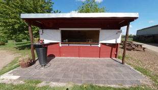 hof elverich außenbereich hütte