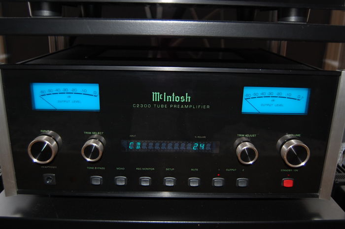 McIntosh C-2300 Tube Preamp | Gold Lions
