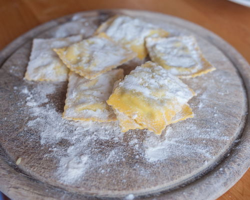 Corsi di cucina Lucca: Gustando la tradizione: crostini e ravioli