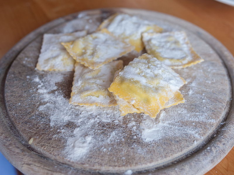 Cursos de cocina Lucca: Saboreando la tradición: crostini y ravioli