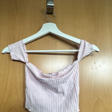 pinkes crop top