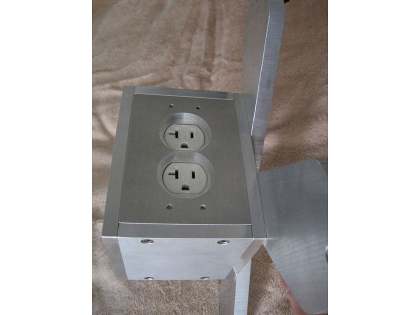 Custom Milled  CNC  AC Power box Two outlet AC  Power / Oyaide R1  With  Furutech  FI- 09  (R)