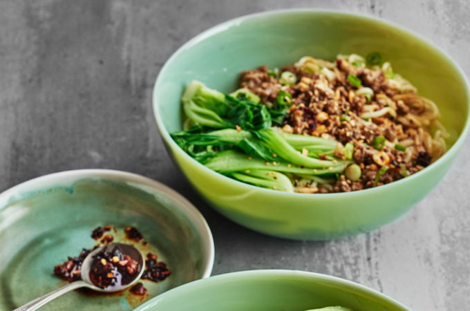 Nouilles asiatiques au porc de style Dan Dan