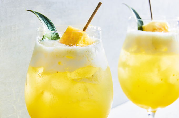 Pineapple-Elderflower Fizz Mocktail