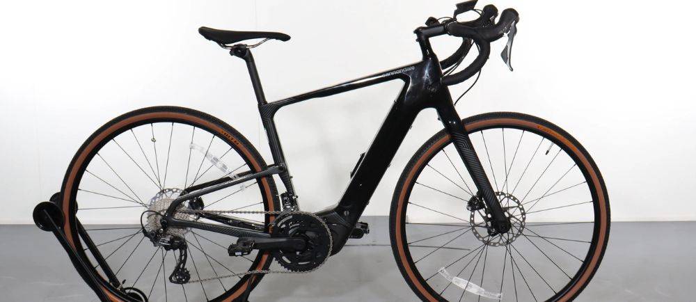 Cannondale Topstone Neo Carbon 2 on a stand