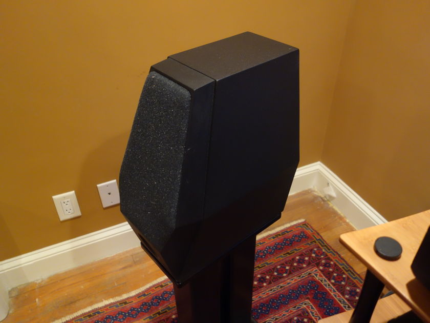 GREEN MOUNTAIN AUDIO CHROMA WITH SKYLAN STANDS INCLUDED