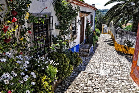 cosy street Obidos PickYourDay.jpg