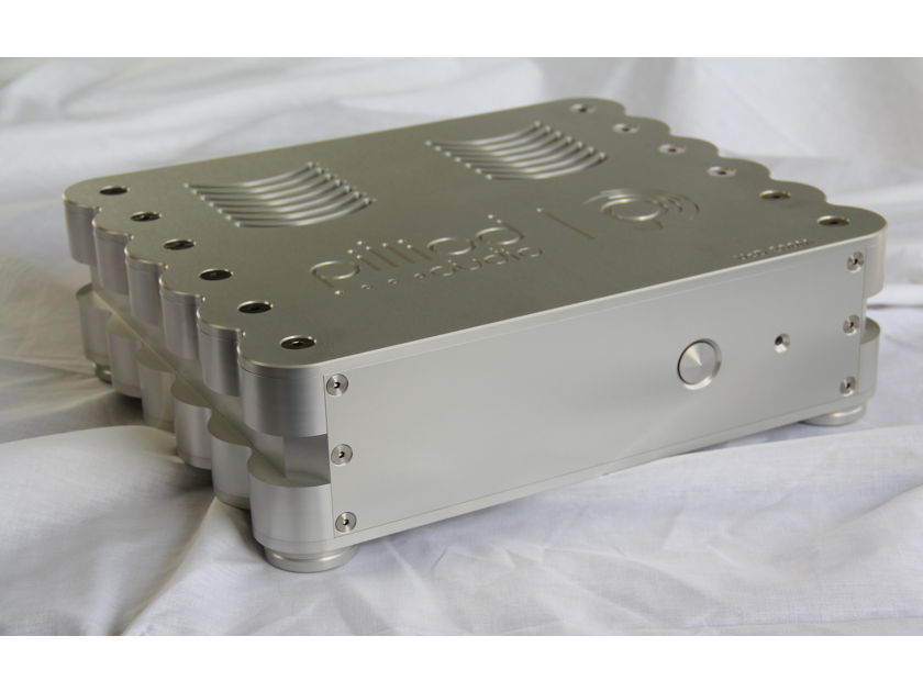 pilliod audio UcD 200M (pair) 200 watt Monoblocks Hypex Technology