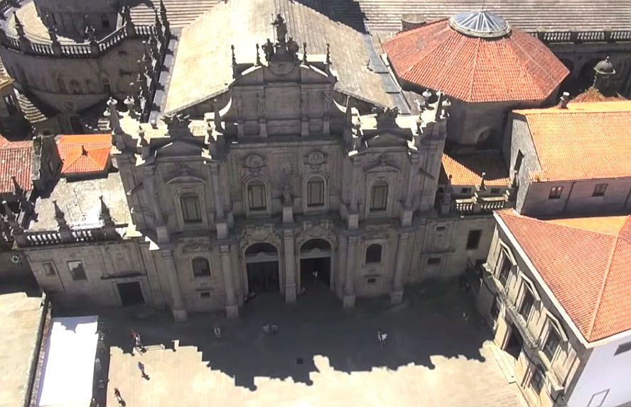  Santiago de Compostela, España
- santiago de compostela church cathedral 1.jpg