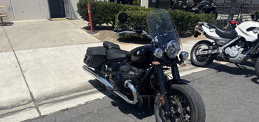 2023 BMW R 18 CLASSIC motorcycle for rent near Honolulu, HI