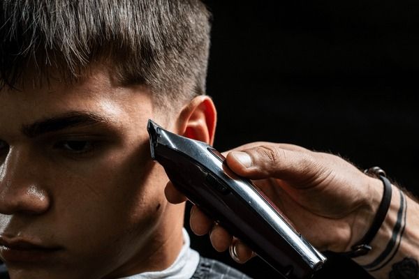 Bee Zee Barber Voucher - Image 3