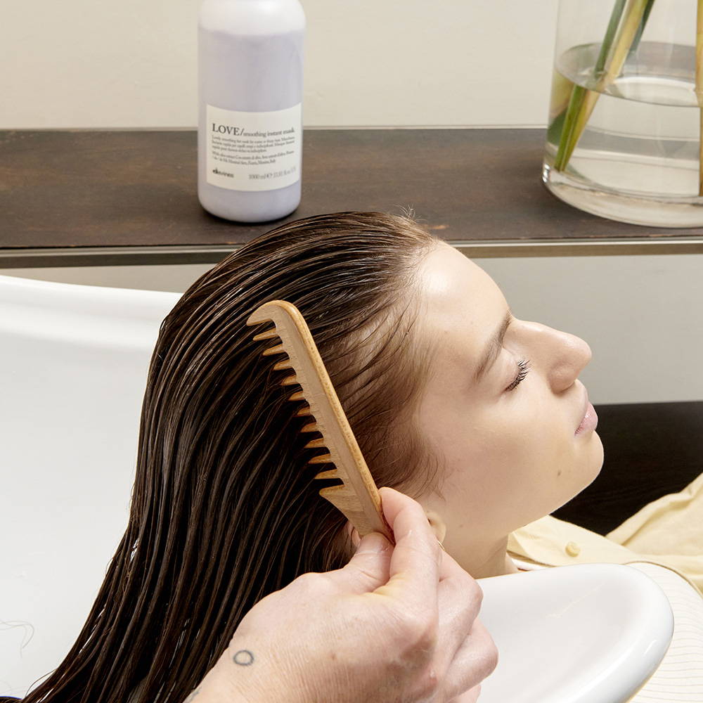 Unlock the Secret to Shinier Hair: OI Liquid Luster