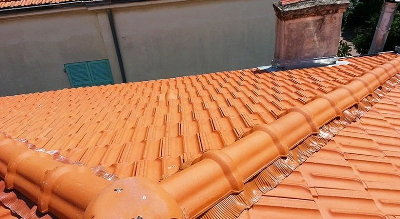 Rénovation de la couverture en tuiles de Marseille d’une villa à Nice — photo 6 sur 11 — CEG TOITURE