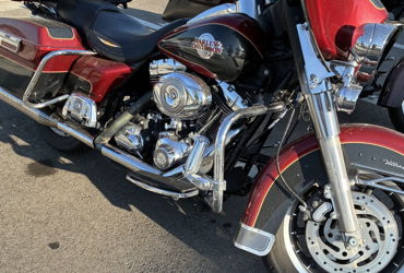 2007 HARLEY-DAVIDSON FLHTCU ULTRA CLASSIC ELECTRA GLIDE (TWO-TONE) motorcycle for rent near Nampa, ID