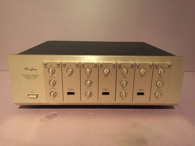 Accuphase  F-25V Analog Active  Crossover