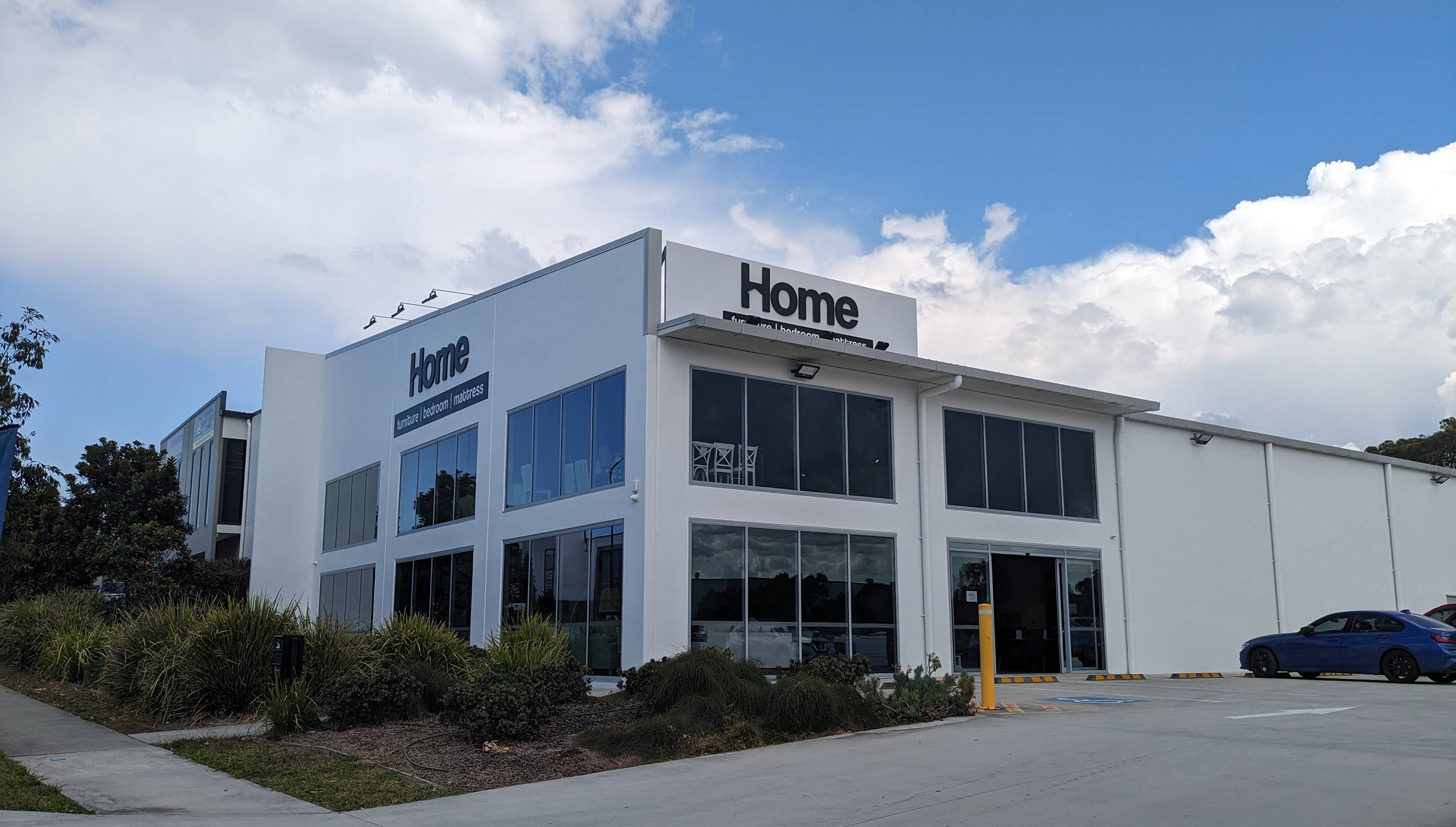 home furniture north lakes store