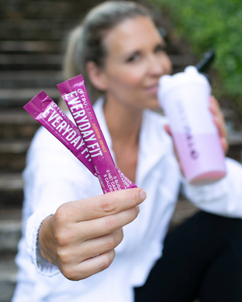 Everyday Fit™ premium hydration blend will help you hydrate quicker, burn unwanted fat faster, flush toxins and fight inflammation -- all with zero sugar and nothing artificial.