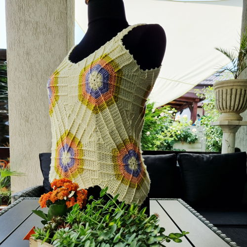 Crochet top with hexagons
