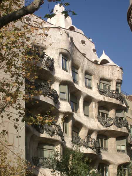 Barcelona's Architecture Observing Local-Guided Tour - photo 1