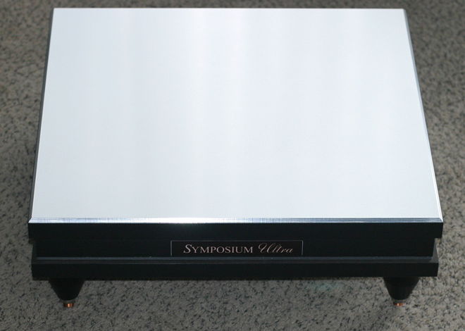 Symposium Acoustics Ultra Pro amplifier stand, 19" x 18