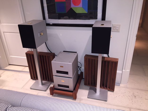 Goldmund Telos 600 Mono amplifiers SALE PE For Sale | Audiogon
