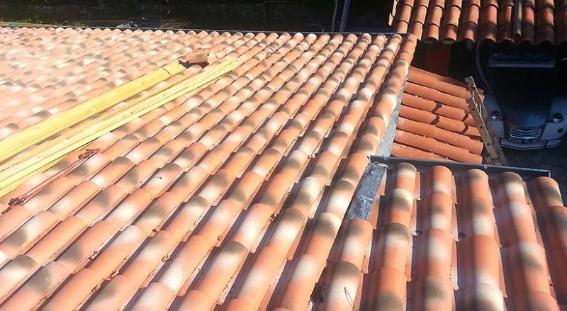 Rénovation de la couverture en tuiles romanes d’une villa à Mougins — photo 19 sur 24 — CEG TOITURE
