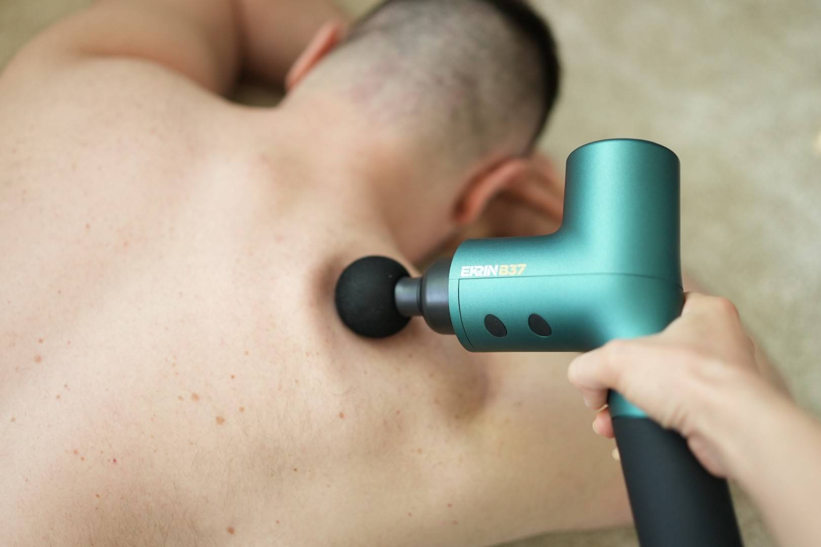 Using Massage Gun for Shoulders