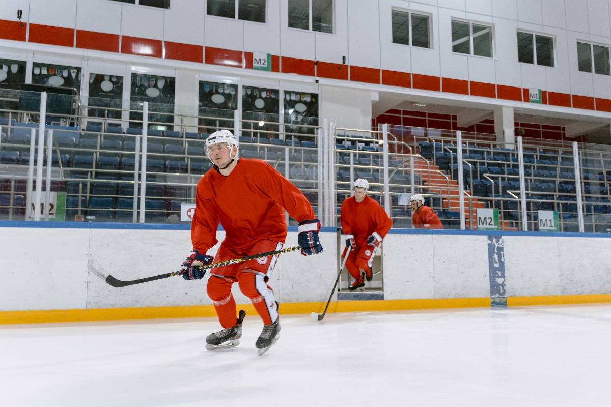 Canadian hockey team prepearing to game Canadian hockey team prepearing to game