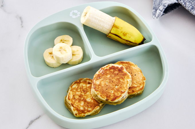 Petits pancakes aux bananes (DME), sauce au chocolat