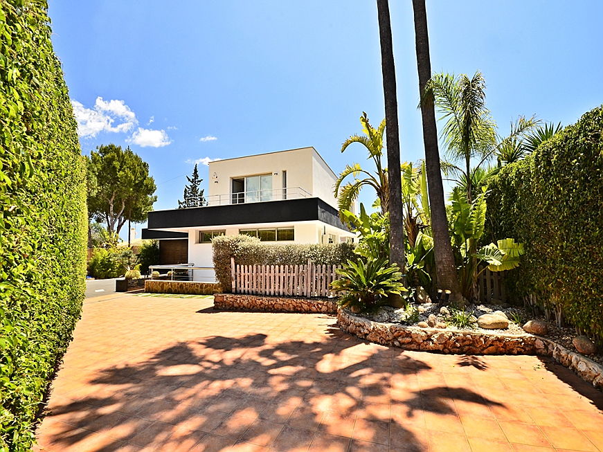  Benidorm, Costa Blanca
- W-02CRQN-chalet-de-diseño-moderno-con-piscina-y-jardin_07.jpg