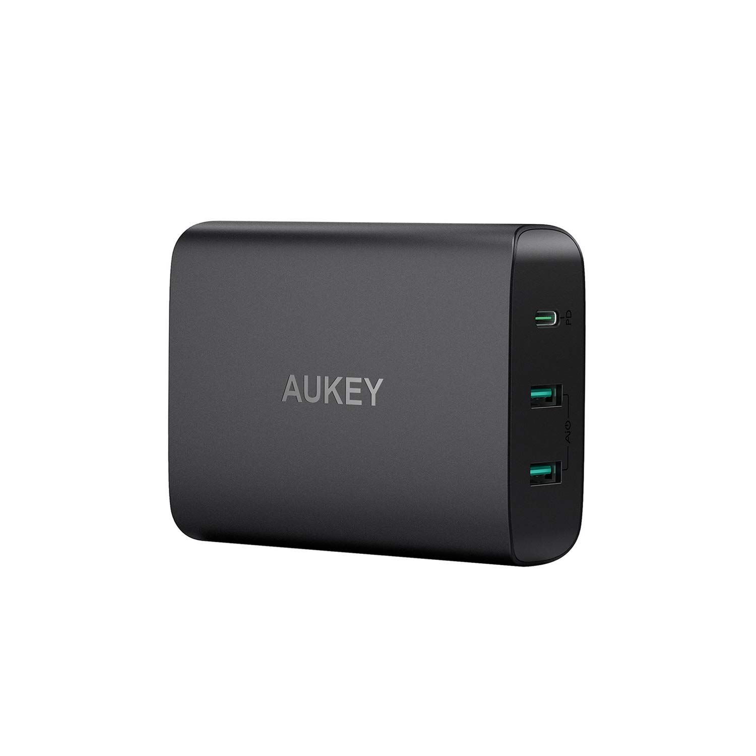 Aukey PAY12 Charger vs ZMI zPower Turbo 65W USBC PD Wall Charger Slant