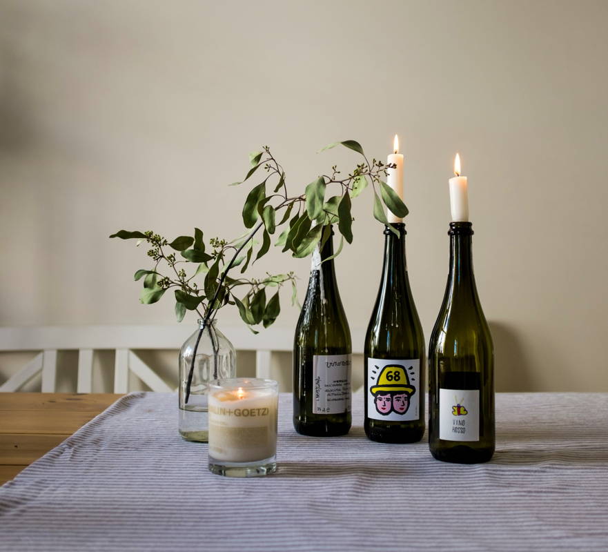 bougeoirs créés à partir de bouteilles de vin