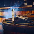 Cuves de fermentation Washbacks de la distillerie Bowmore sur l'île d'Islay dans les Hébrides intérieures d'Ecosse