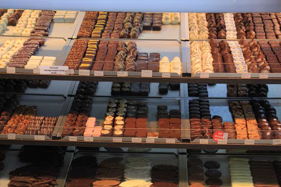 Boutique Dutch Food & History Tour - by Amsterdam Food Tours - photo 3